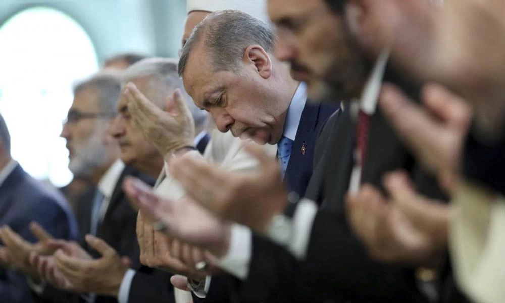 Ο Ερντογάν βεβηλώνει την Αγία Σοφία και εμείς ανοίγουμε τζαμί στη Θράκη!